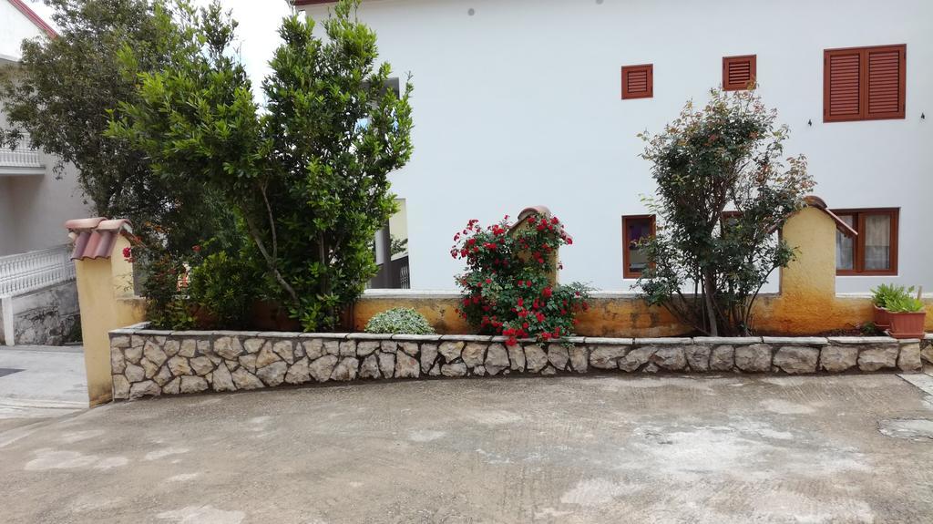 Apartments Andela Starigrad Paklenica Exterior foto